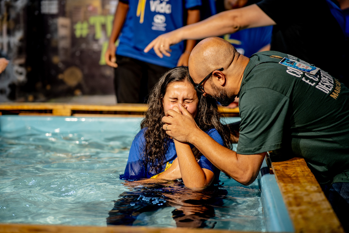 Comunidade da Graça, cg guarulhos, batismo nas águas, fernando diniz, louvor, adoração
