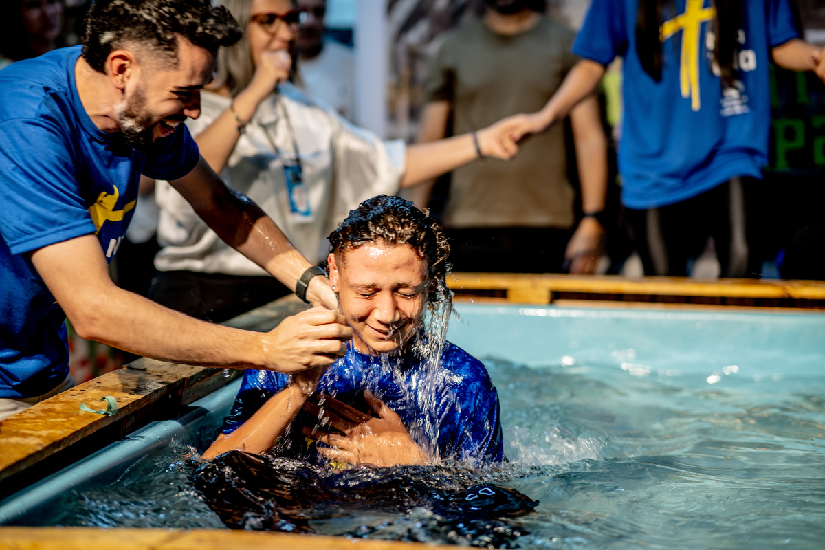 Comunidade da Graça, cg guarulhos, batismo nas águas, fernando diniz, louvor, adoração