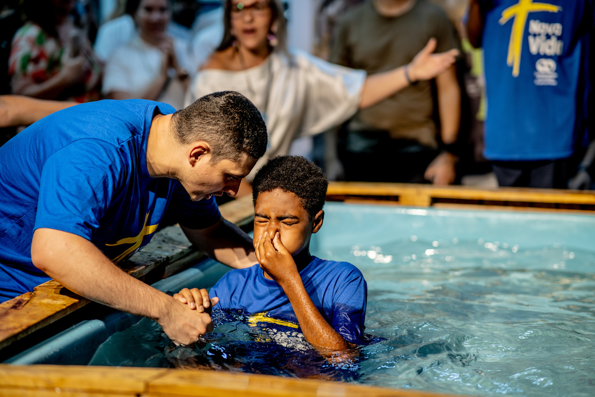 Comunidade da Graça, cg guarulhos, batismo nas águas, fernando diniz, louvor, adoração