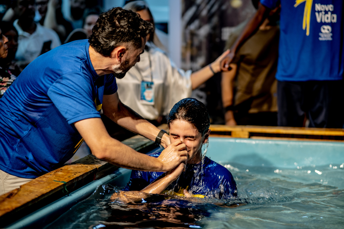 Comunidade da Graça, cg guarulhos, batismo nas águas, fernando diniz, louvor, adoração