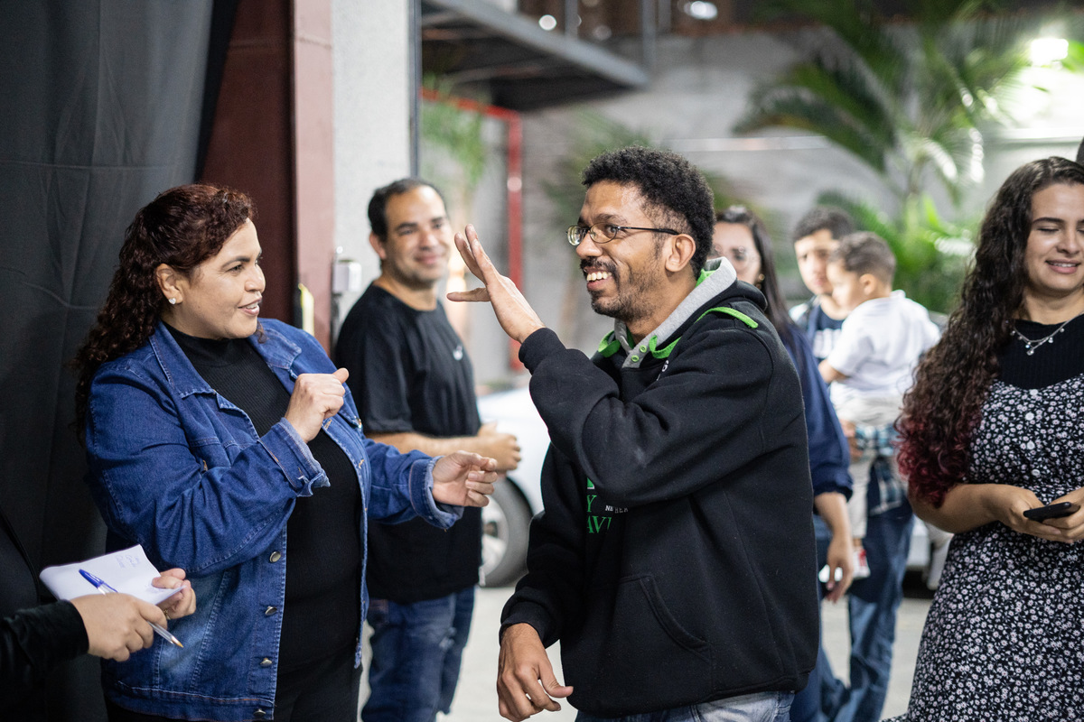 Comunidade da Graça, igreja família, livras, Fernando Diniz, Pastor Diniz, shopping Internacional, Helio Fonseca, Carlos Júnior, Pregador surdocego