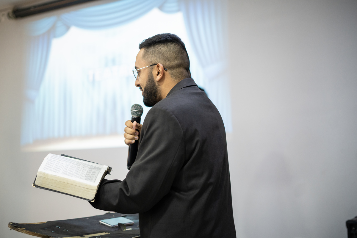 Comunidade da Graça, igreja família, livras, Fernando Diniz, Pastor Diniz, shopping Internacional, Helio Fonseca, Carlos Júnior, Pregador surdocego