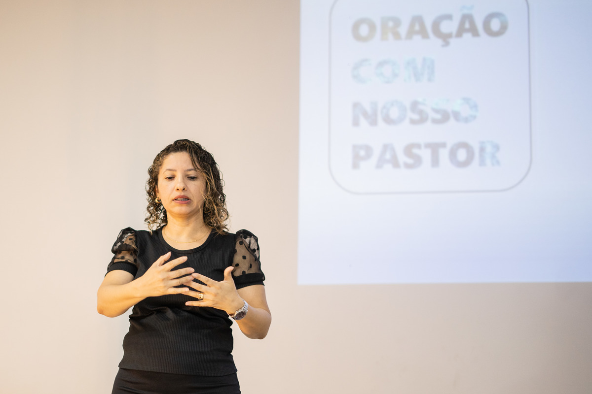 Comunidade da Graça, igreja família, livras, Fernando Diniz, Pastor Diniz, shopping Internacional, Helio Fonseca, Carlos Júnior, Pregador surdocego