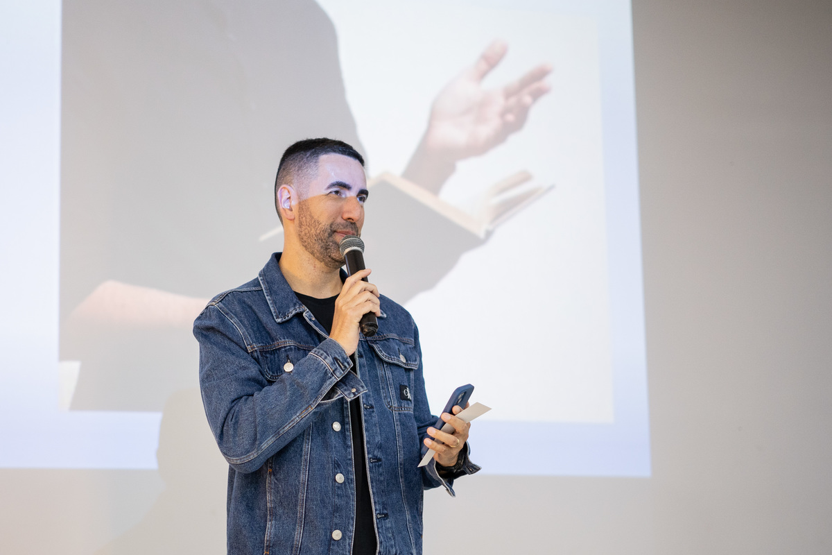 Comunidade da Graça, igreja família, livras, Fernando Diniz, Pastor Diniz, shopping Internacional, Helio Fonseca, Carlos Júnior, Pregador surdocego