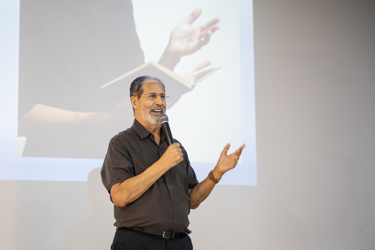 Comunidade da Graça, igreja família, livras, Fernando Diniz, Pastor Diniz, shopping Internacional, Helio Fonseca, Carlos Júnior, Pregador surdocego