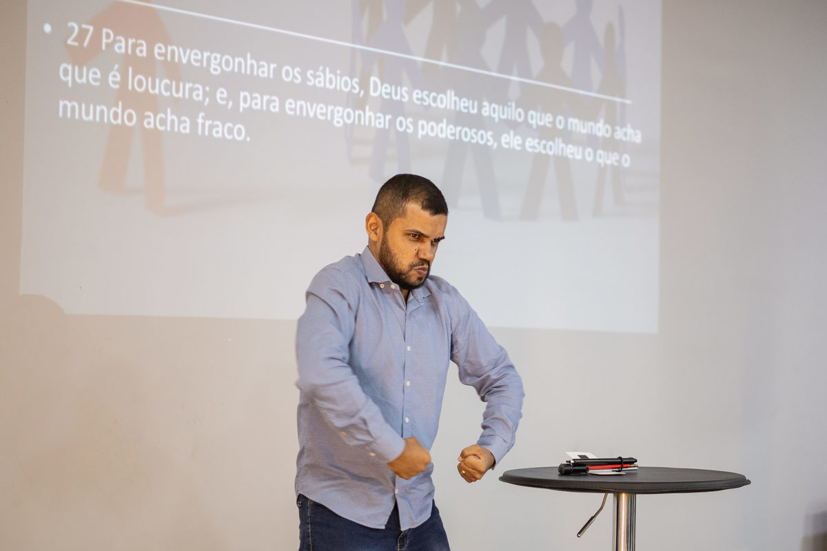 Comunidade da Graça, igreja família, livras, Fernando Diniz, Pastor Diniz, shopping Internacional, Helio Fonseca, Carlos Júnior, Pregador surdocego
