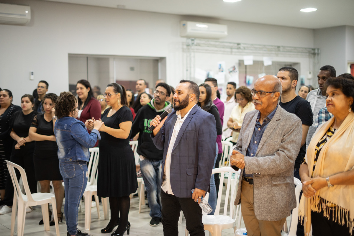 Comunidade da Graça, igreja família, livras, Fernando Diniz, Pastor Diniz, shopping Internacional, Helio Fonseca, Carlos Júnior, Pregador surdocego