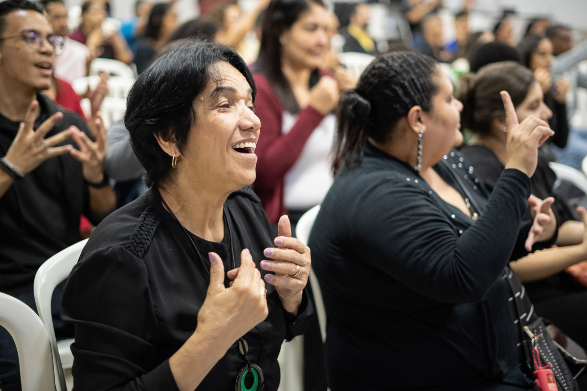 Comunidade da Graça, igreja família, livras, Fernando Diniz, Pastor Diniz, shopping Internacional, Helio Fonseca, Carlos Júnior, Pregador surdocego