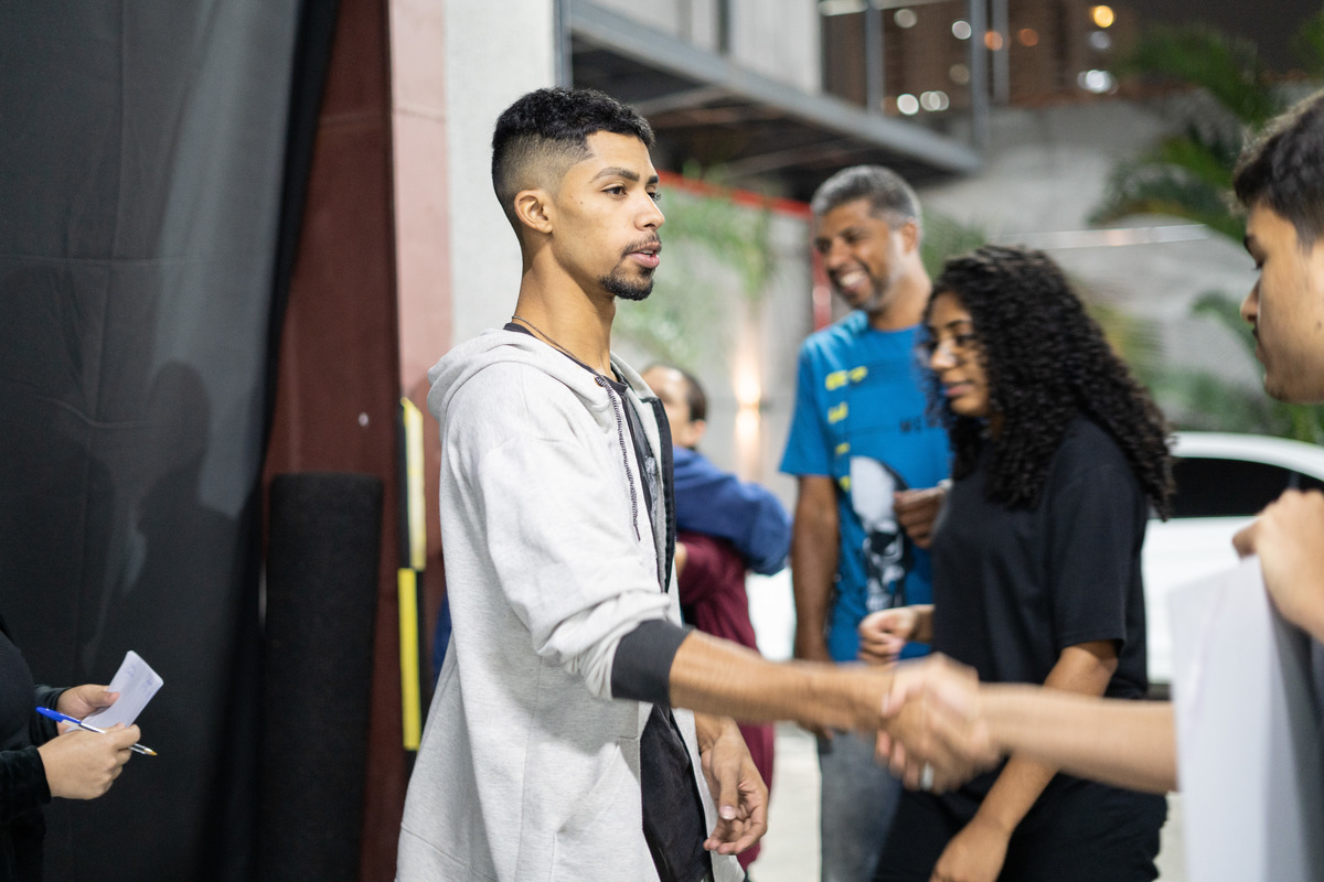 Comunidade da Graça, igreja família, livras, Fernando Diniz, Pastor Diniz, shopping Internacional, Helio Fonseca, Carlos Júnior, Pregador surdocego