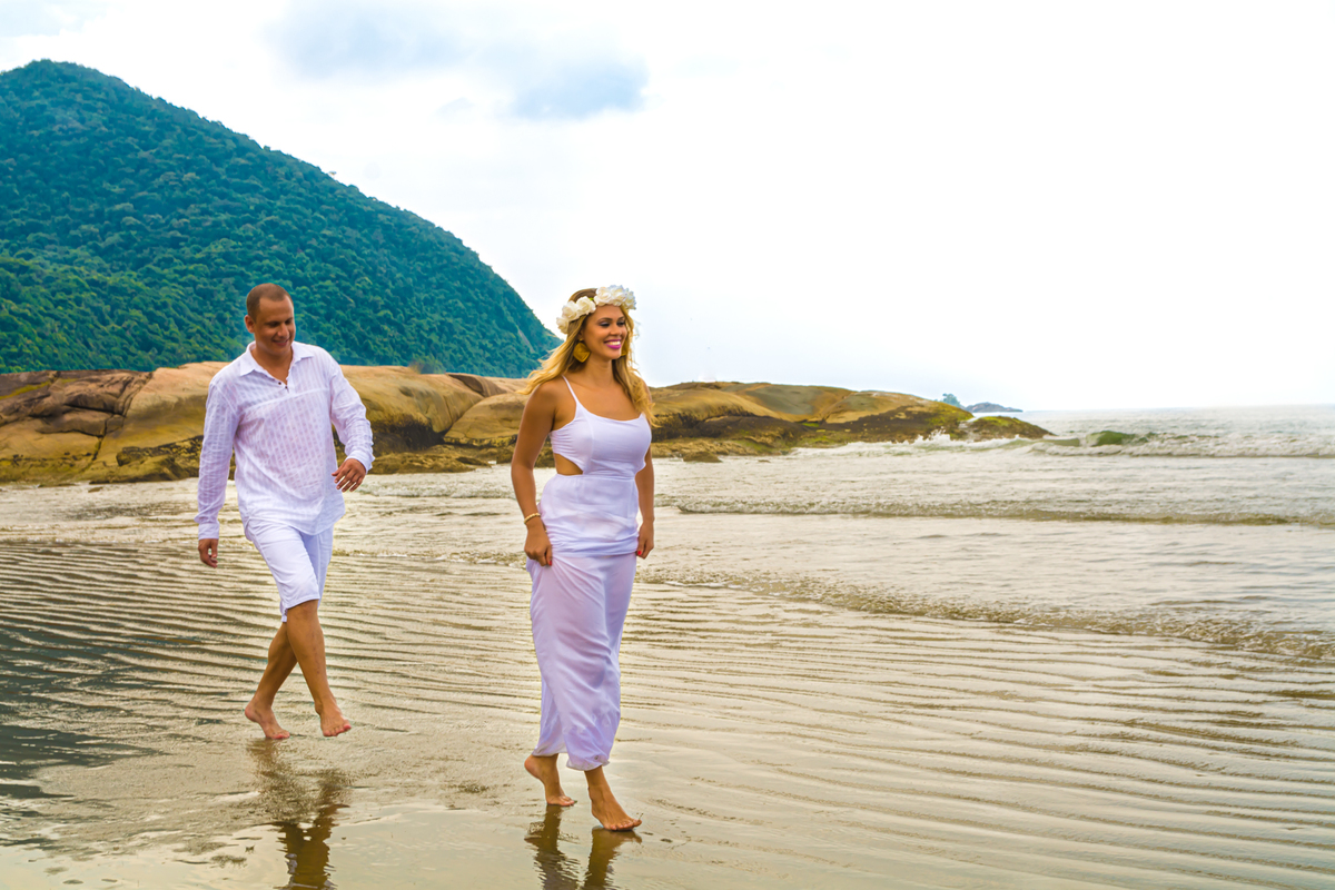 sessão de fotos casal na praia