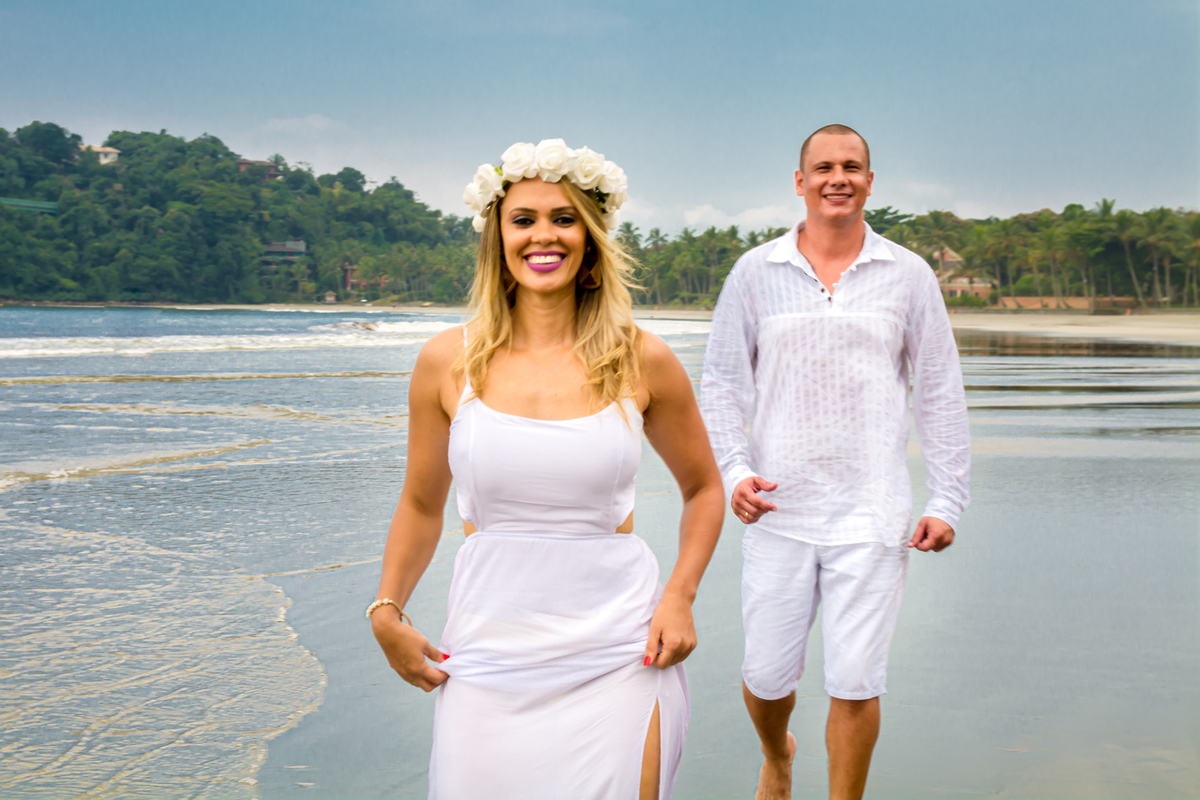 sessão de fotos casal na praia