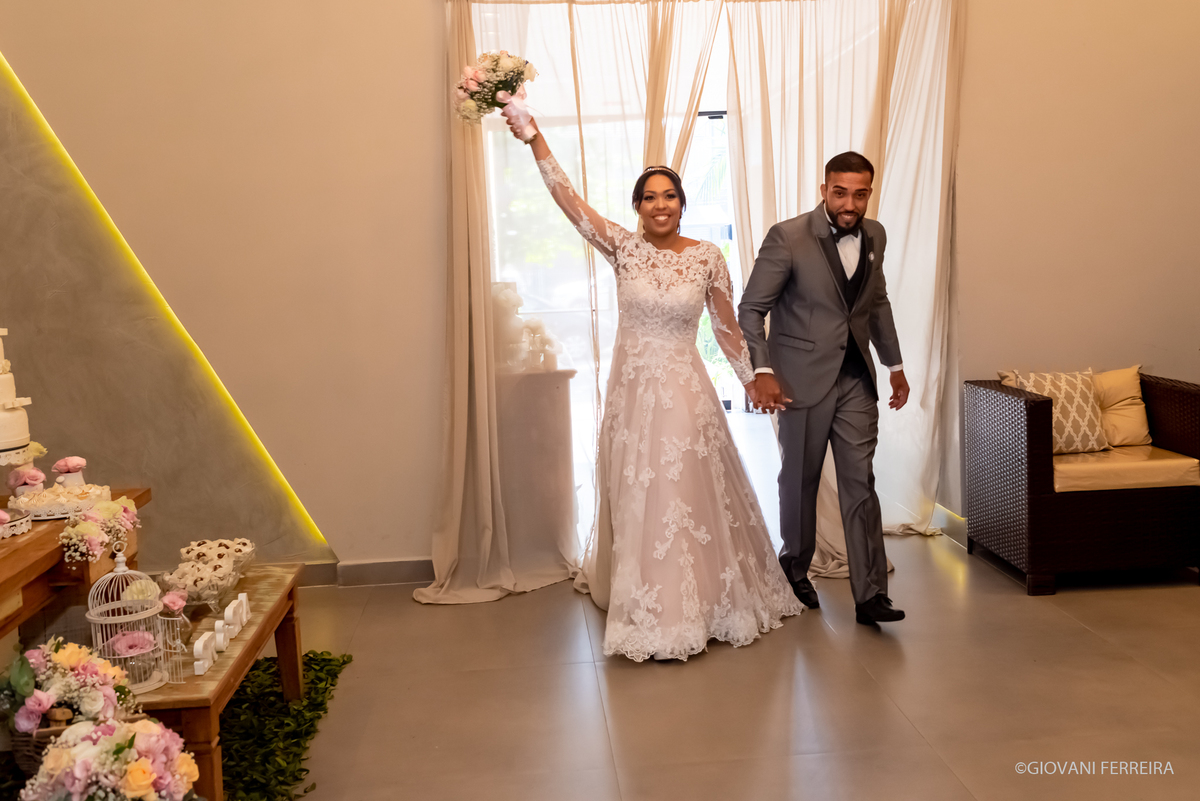 CHEGADA NA RECEPÇÃO DOS NOIVOS