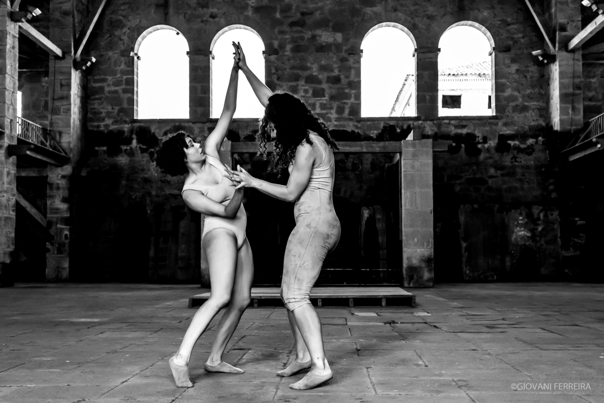 DANÇA CONTEMPORÂNEA 