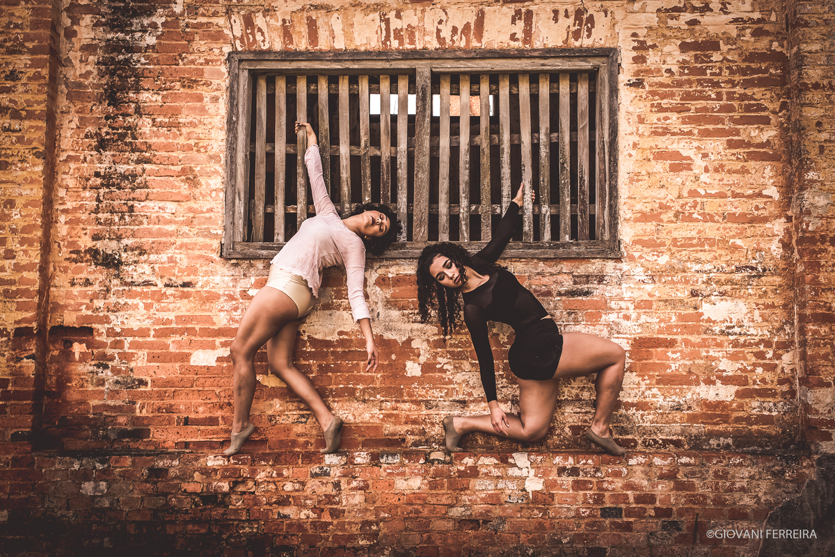 DANÇA CONTEMPORÂNEA 