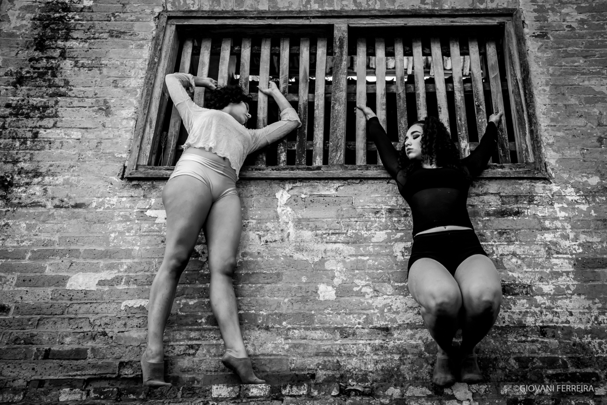 DANÇA CONTEMPORÂNEA 