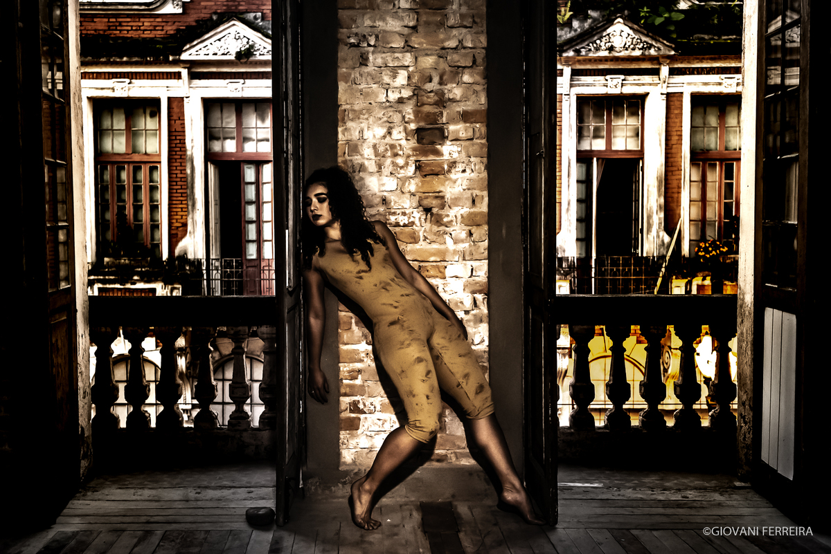 DANÇA CONTEMPORÂNEA 