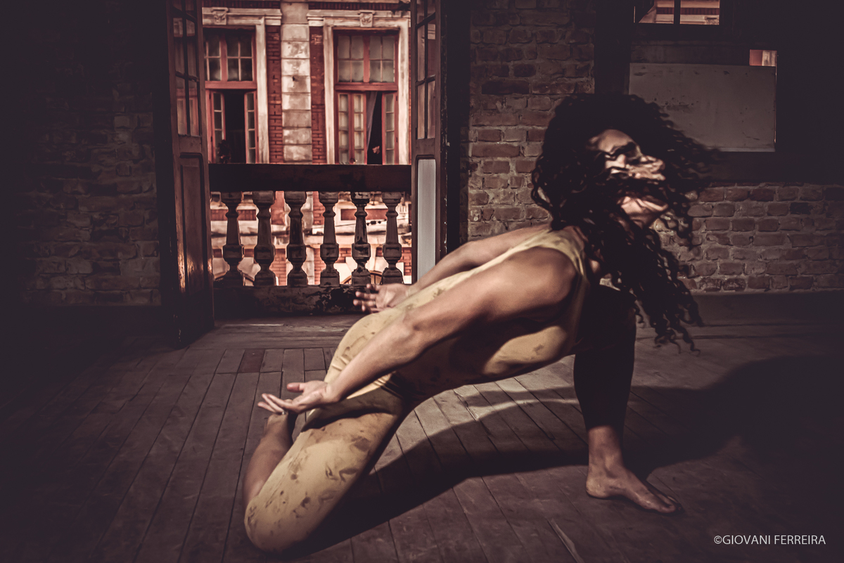 DANÇA CONTEMPORÂNEA 