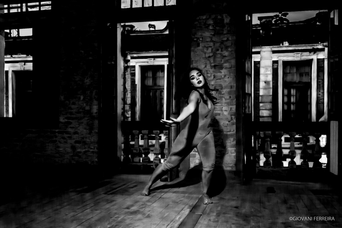 DANÇA CONTEMPORÂNEA 