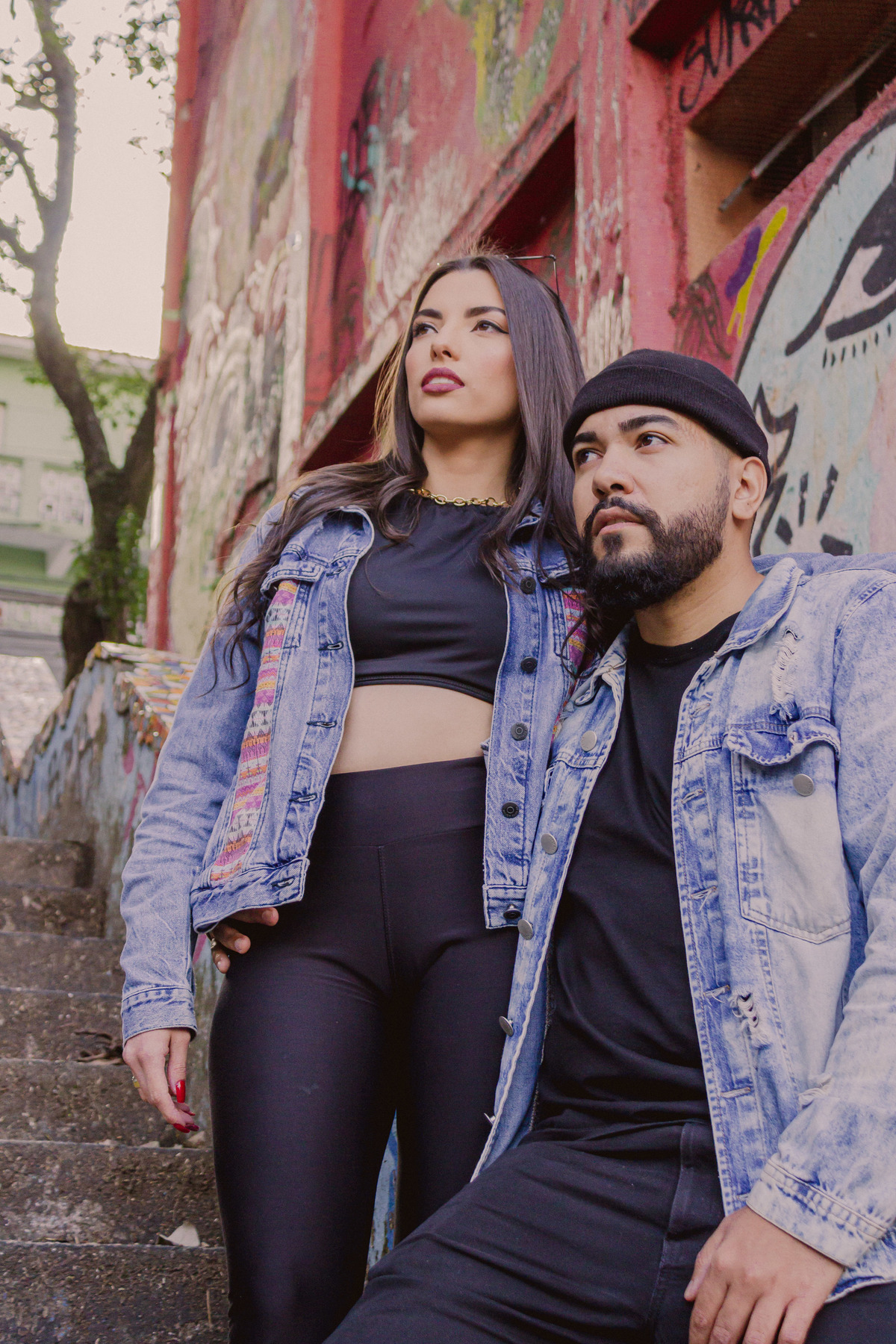 Ensaio fotografico de casal no beco do Batman e na praça por do sol em pinheiros, São Paulo - SP