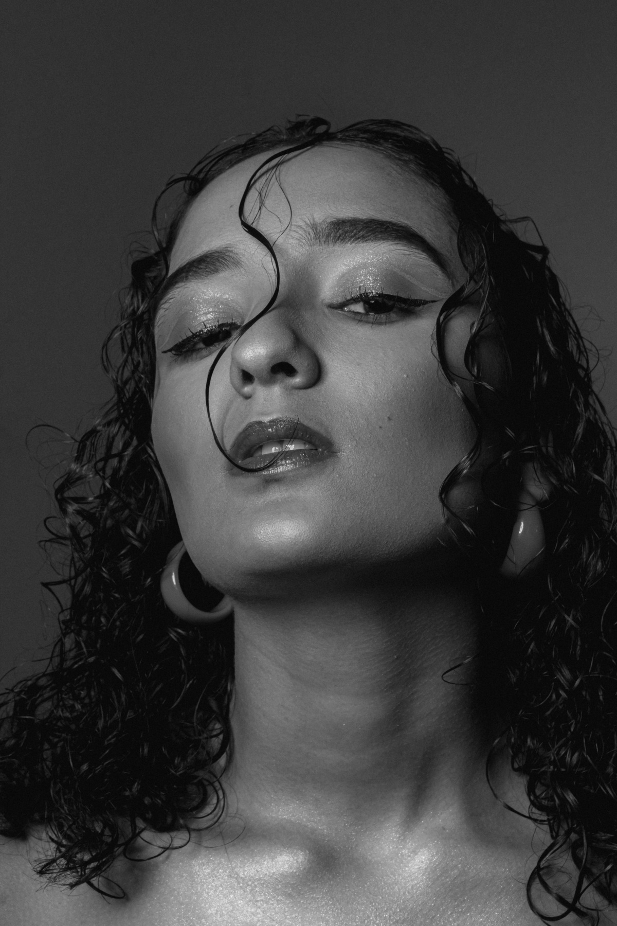 ensaio fotografico feminino com o foco na beleza, suavidade, delicadeza e moda