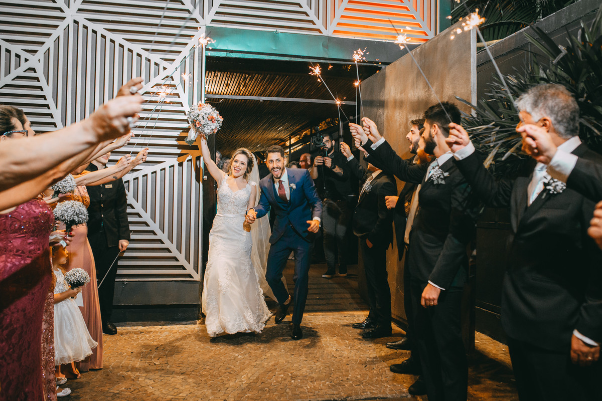 Casamento;noite;noiva;noivo;SãoPaulo;arlivre;decoração;assessoria;rústico;padrinhos,madrinhas;fotógrafo;fotografia;wedding;fotos;espaço;buffet;banda;fornecedores;BUFFET;bisutti;villabisutti;villa;