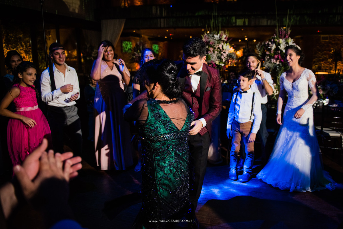 Casamento;noite;noiva;noivo;SãoPaulo;arlivre;decoração;assessoria;rústico;padrinhos,madrinhas;fotógrafo;fotografia;wedding;fotos;espaço;buffet;banda;fornecedores;BUFFET;bisutti;villabisutti;villa;