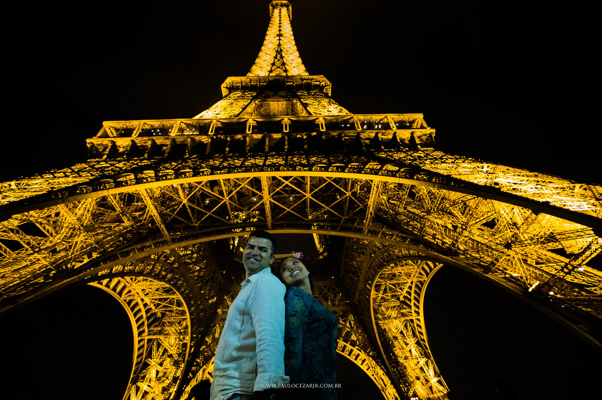 Casamento;noiva;noivo;SãoPaulo;ar livre;decoração;assessoria;rústico;padrinhos, madrinhas;fotógrafo;fotografia;wedding;fotos;espaço;buffet;banda;fornecedores;museu; valinhos; ensaio; prewedding; trashthedress; por-do-sol; paris; frança; torreeiffeil;