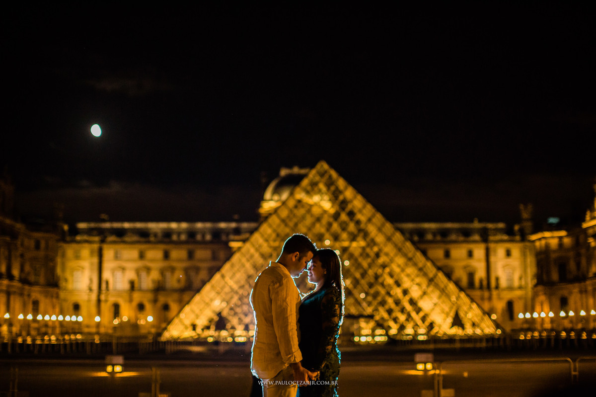 Casamento;noiva;noivo;SãoPaulo;ar livre;decoração;assessoria;rústico;padrinhos, madrinhas;fotógrafo;fotografia;wedding;fotos;espaço;buffet;banda;fornecedores;museu; valinhos; ensaio; prewedding; trashthedress; por-do-sol; paris; frança; torreeiffeil;