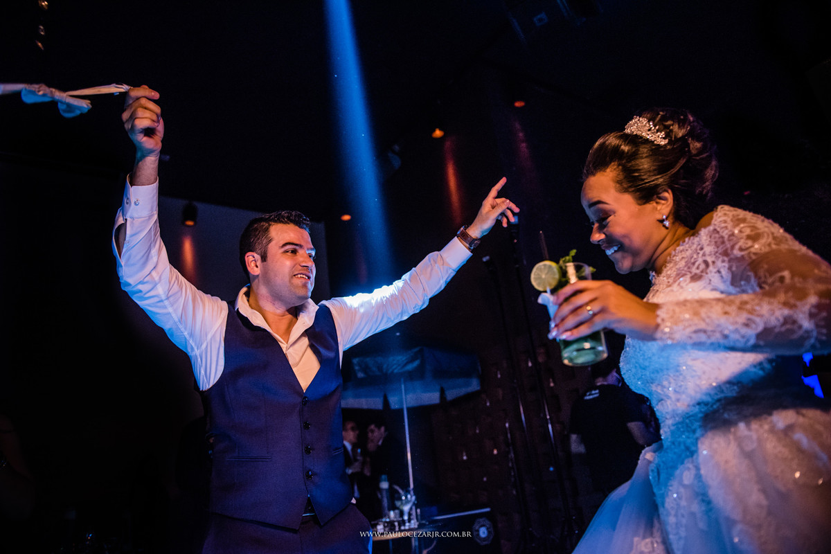 Casamento;noite;noiva;noivo;SãoPaulo;arlivre;decoração;assessoria;rústico;padrinhos,madrinhas;fotógrafo;fotografia;wedding;fotos;espaço;buffet;banda;fornecedores;BUFFET;leopoldina;jardimleopoldina;mofarrej