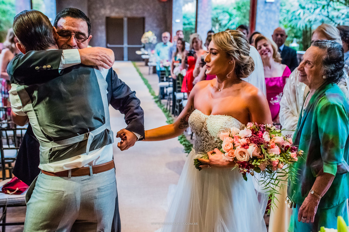 Casamento;noiva;noivo;SãoPaulo;ar livre;decoração;assessoria;rústico;padrinhos, madrinhas;fotógrafo;fotografia;wedding;fotos;espaço;buffet;banda;fornecedores; BUFFET; bisutti; villabisutti; 011; eventos;