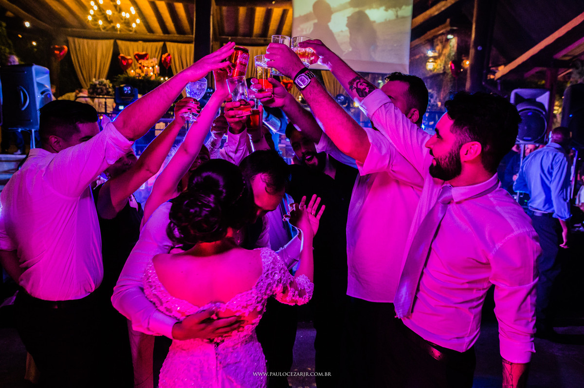 Casamento;noiva;noivo;SãoPaulo;ar livre;decoração;assessoria;rústico;padrinhos, madrinhas;fotógrafo;fotografia;wedding;fotos;espaço;buffet;banda;fornecedores; sitiosaojorge; São; Jorge; ludmilagusmao; odeondecor