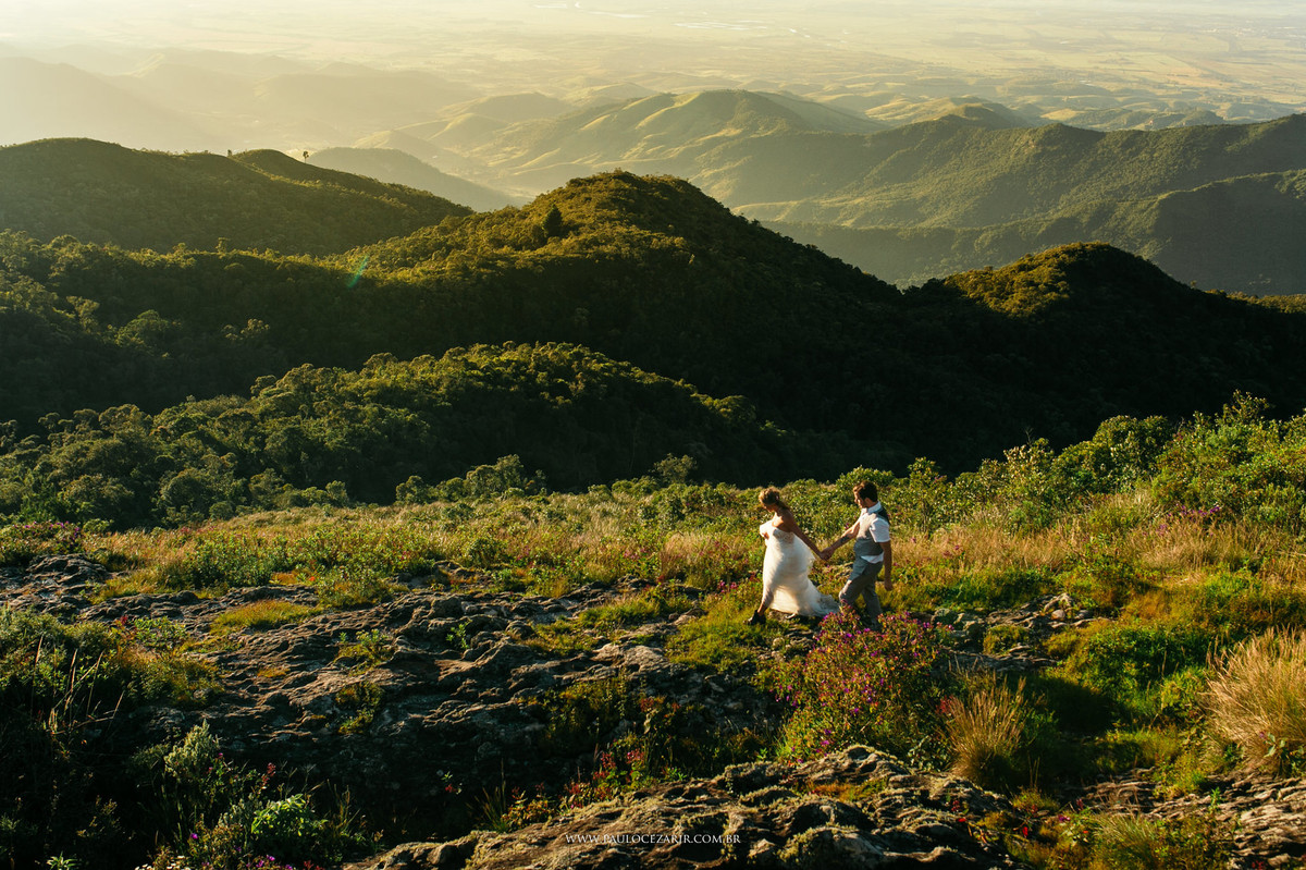 Casamento;noiva;noivo;SãoPaulo;ar livre;decoração;assessoria;rústico;padrinhos, madrinhas;fotógrafo;fotografia;wedding;fotos;espaço;buffet;banda;fornecedores;campos do jordão; camposdojordao; ensaio; prewedding; trashthedress;por-do-sol;
