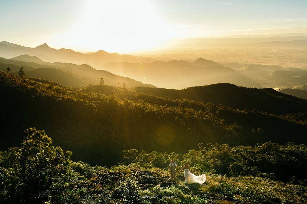 Casamento;noiva;noivo;SãoPaulo;ar livre;decoração;assessoria;rústico;padrinhos, madrinhas;fotógrafo;fotografia;wedding;fotos;espaço;buffet;banda;fornecedores;campos do jordão; camposdojordao; ensaio; prewedding; trashthedress;por-do-sol;
