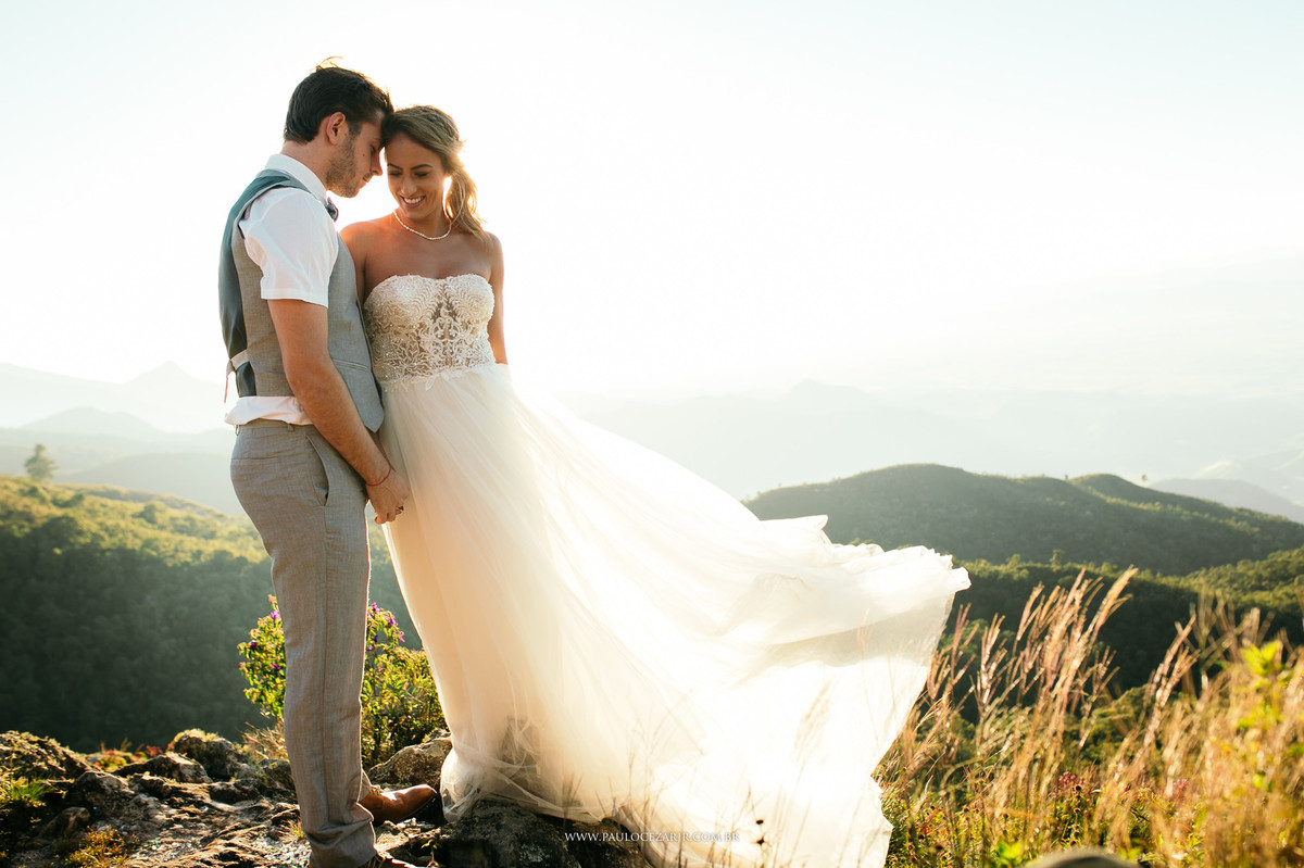 Casamento;noiva;noivo;SãoPaulo;ar livre;decoração;assessoria;rústico;padrinhos, madrinhas;fotógrafo;fotografia;wedding;fotos;espaço;buffet;banda;fornecedores;campos do jordão; camposdojordao; ensaio; prewedding; trashthedress;por-do-sol;