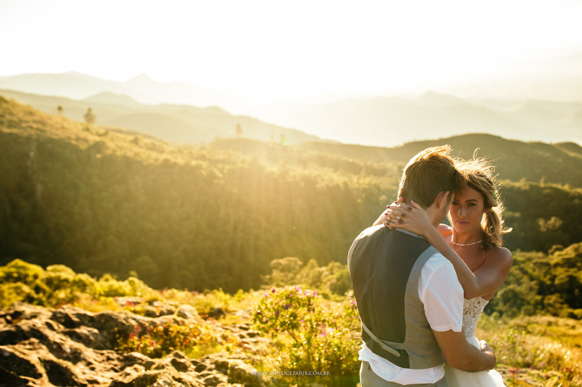 Casamento;noiva;noivo;SãoPaulo;ar livre;decoração;assessoria;rústico;padrinhos, madrinhas;fotógrafo;fotografia;wedding;fotos;espaço;buffet;banda;fornecedores;campos do jordão; camposdojordao; ensaio; prewedding; trashthedress;por-do-sol;