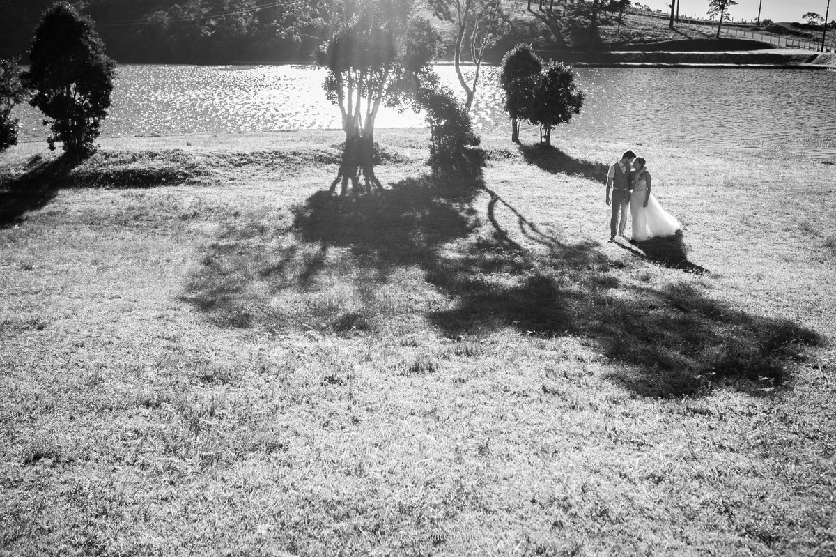 Casamento;noiva;noivo;SãoPaulo;ar livre;decoração;assessoria;rústico;padrinhos, madrinhas;fotógrafo;fotografia;wedding;fotos;espaço;buffet;banda;fornecedores;campos do jordão; camposdojordao; ensaio; prewedding; trashthedress; por-do-sol;