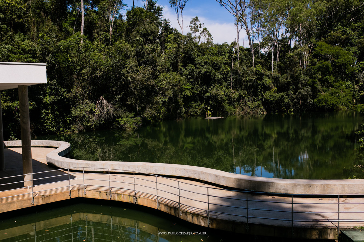Casamento;noiva;noivo;SãoPaulo;ar livre;decoração;assessoria;rústico;padrinhos, madrinhas;fotógrafo;fotografia;wedding;fotos;espaço;buffet;banda;fornecedores;museu; inhotim; ensaio; prewedding; trashthedress; por-do-sol;