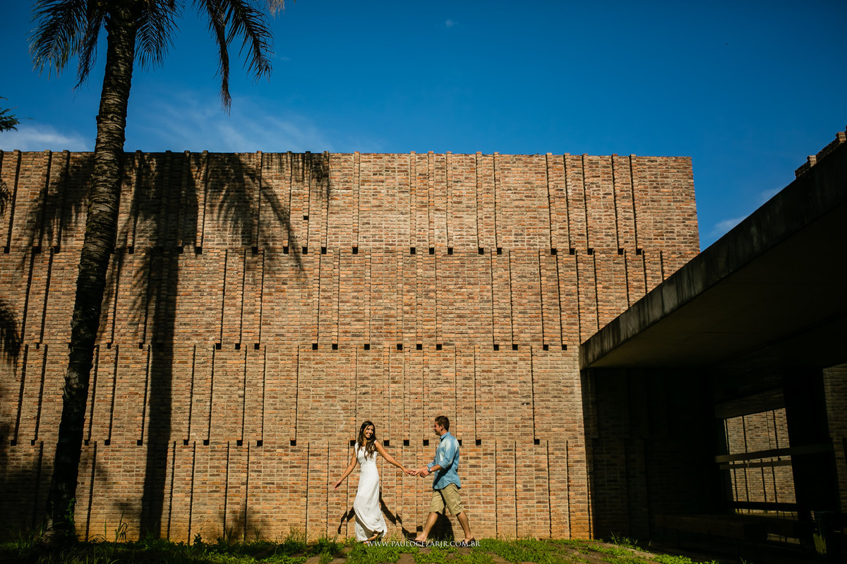 Casamento;noiva;noivo;SãoPaulo;ar livre;decoração;assessoria;rústico;padrinhos, madrinhas;fotógrafo;fotografia;wedding;fotos;espaço;buffet;banda;fornecedores;museu; inhotim; ensaio; prewedding; trashthedress; por-do-sol;