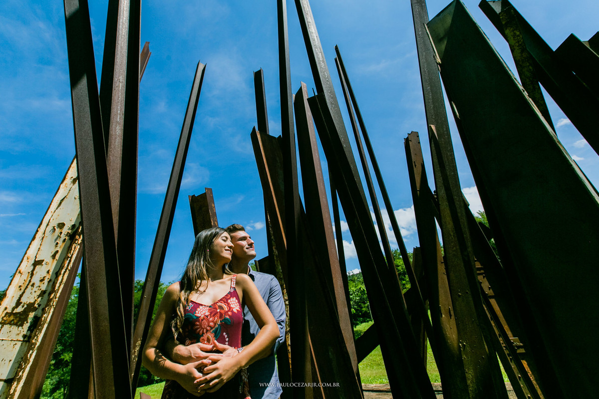 Casamento;noiva;noivo;SãoPaulo;ar livre;decoração;assessoria;rústico;padrinhos, madrinhas;fotógrafo;fotografia;wedding;fotos;espaço;buffet;banda;fornecedores;museu; inhotim; ensaio; prewedding; trashthedress; por-do-sol;