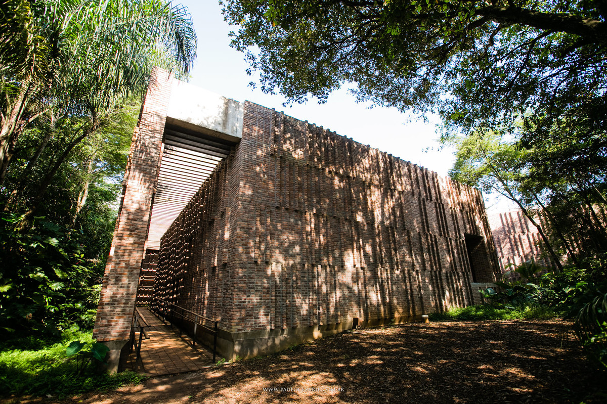 Casamento;noiva;noivo;SãoPaulo;ar livre;decoração;assessoria;rústico;padrinhos, madrinhas;fotógrafo;fotografia;wedding;fotos;espaço;buffet;banda;fornecedores;museu; inhotim; ensaio; prewedding; trashthedress; por-do-sol;