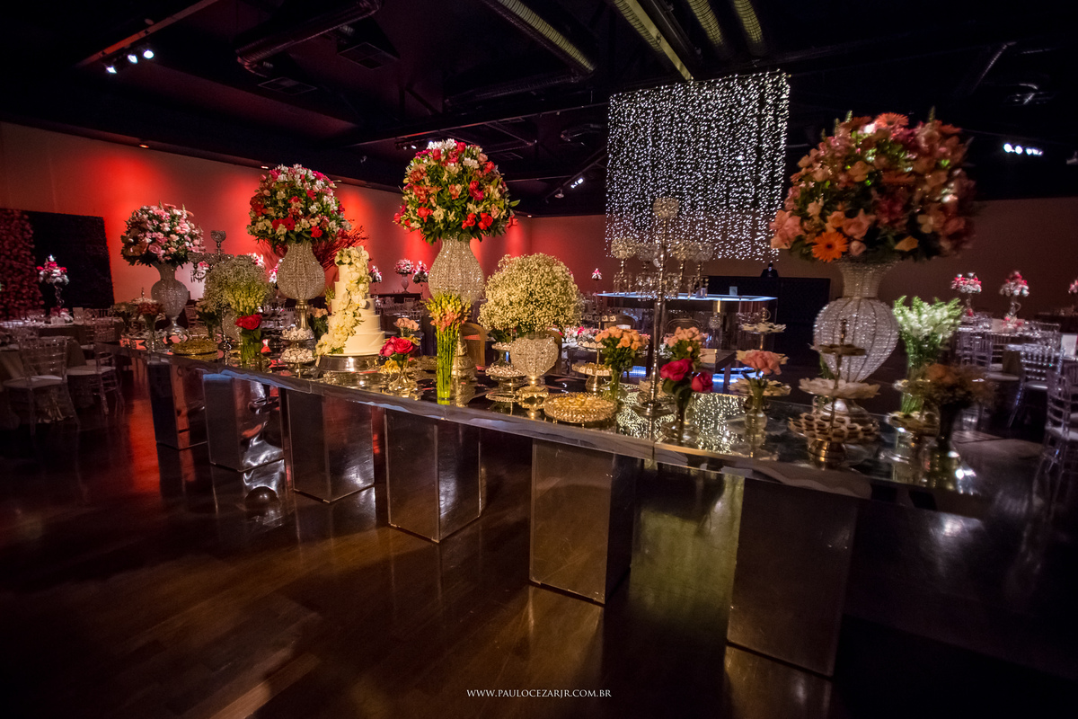 Casamento; noiva; noivo; São Paulo; ar livre; decoração; assessoria; núpcias; casório; cônjuge; esposo;
padrinhos, madrinhas, roupas; fotógrafo; fotografia; wedding; vila vérico; Villa Vérico; vídeo, fotos; espaço; buffet; banda; 