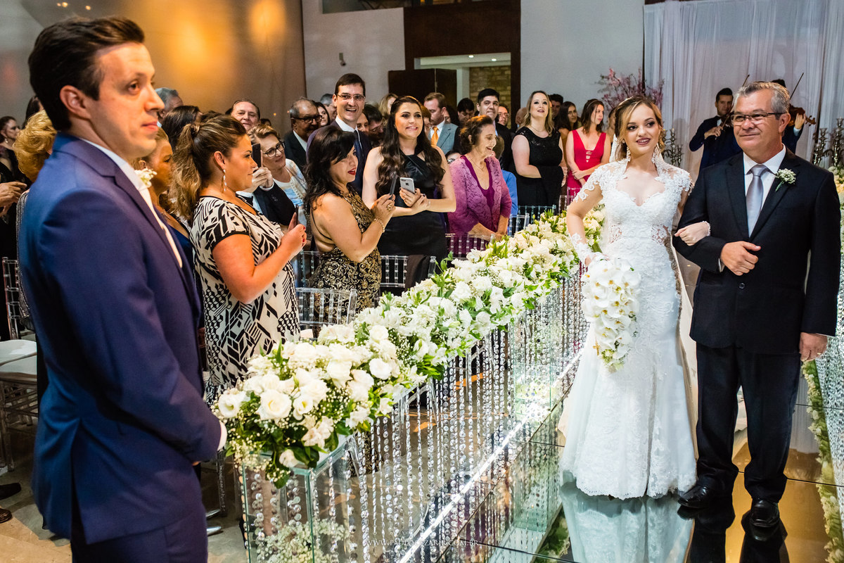 Casamento; noiva; noivo; São Paulo; ar livre; decoração; assessoria; núpcias; casório; cônjuge; esposo;
padrinhos, madrinhas, roupas; fotógrafo; fotografia; wedding; vila vérico; Villa Vérico; vídeo, fotos; espaço; buffet; banda; 