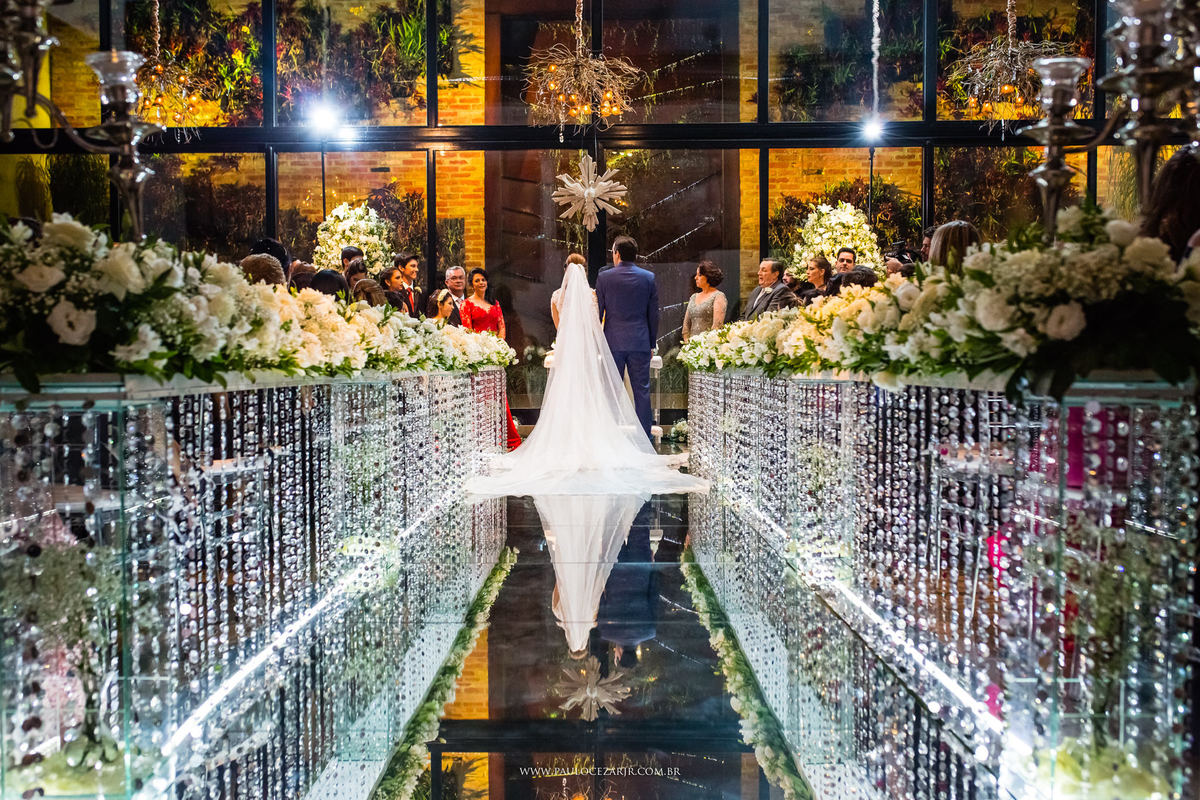 Casamento; noiva; noivo; São Paulo; ar livre; decoração; assessoria; núpcias; casório; cônjuge; esposo;
padrinhos, madrinhas, roupas; fotógrafo; fotografia; wedding; vila vérico; Villa Vérico; vídeo, fotos; espaço; buffet; banda; 