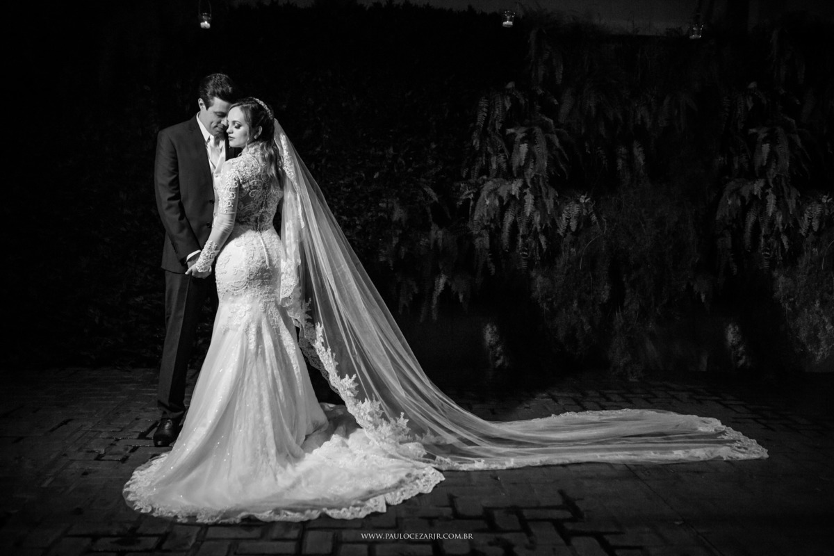 Casamento; noiva; noivo; São Paulo; ar livre; decoração; assessoria; núpcias; casório; cônjuge; esposo; rústico; 
padrinhos, madrinhas, roupas; fotógrafo; fotografia; wedding; vídeos, fotos; espaço; buffet; banda; 
fornecedores; vila verico; villa vérico;