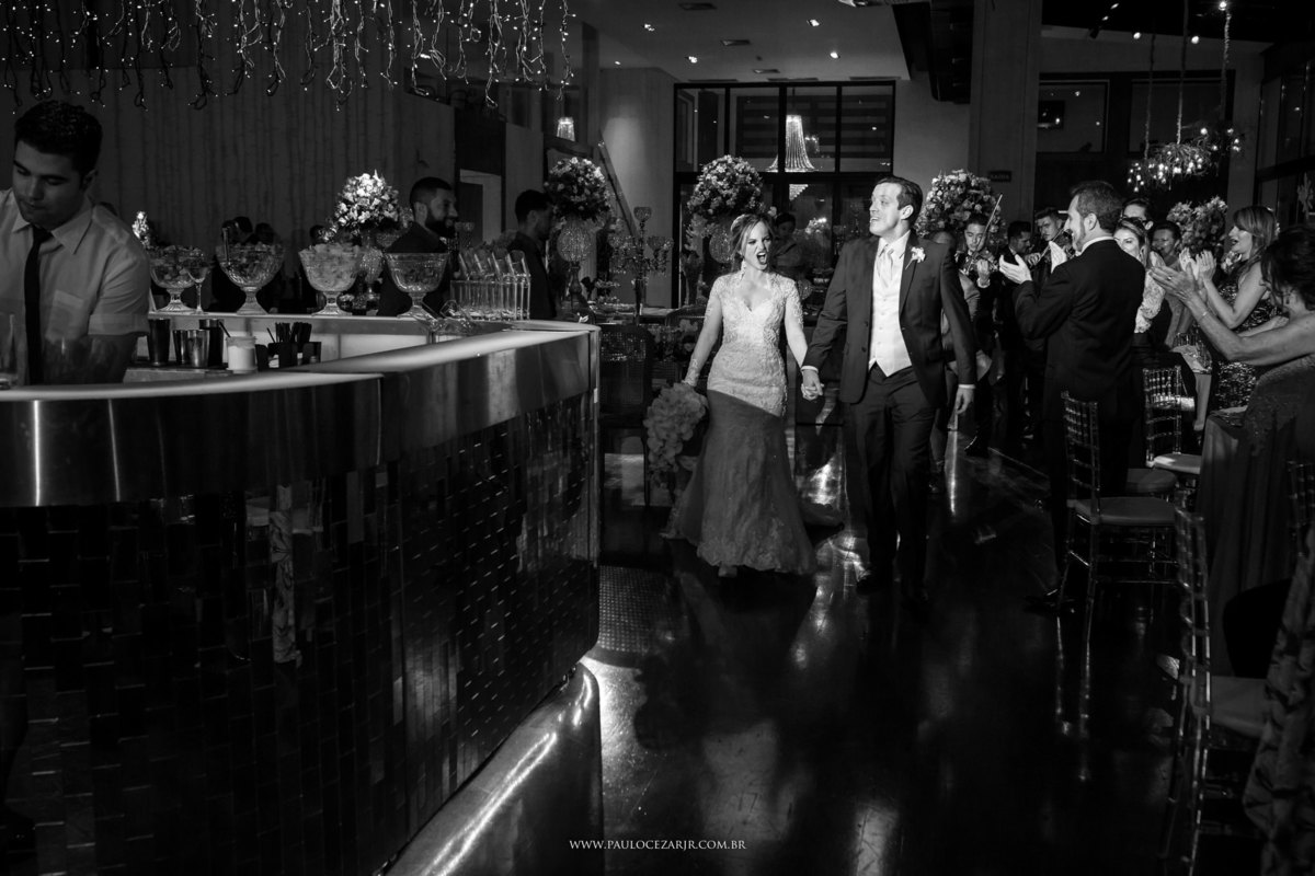 Casamento; noiva; noivo; São Paulo; ar livre; decoração; assessoria; núpcias; casório; cônjuge; esposo; rústico; 
padrinhos, madrinhas, roupas; fotógrafo; fotografia; wedding; vídeos, fotos; espaço; buffet; banda; 
fornecedores; vila verico; villa vérico;