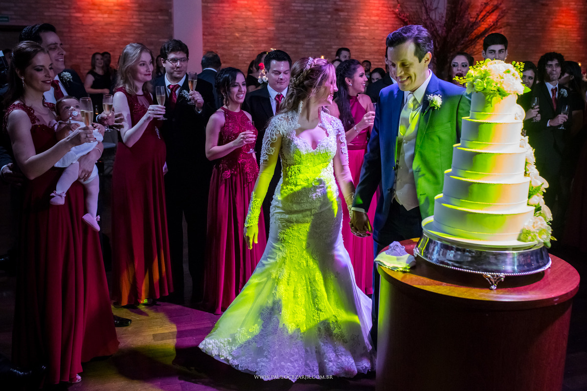 Casamento; noiva; noivo; São Paulo; ar livre; decoração; assessoria; núpcias; casório; cônjuge; esposo; rústico; 
padrinhos, madrinhas, roupas; fotógrafo; fotografia; wedding; vídeos, fotos; espaço; buffet; banda; 
fornecedores; vila verico; villa vérico;