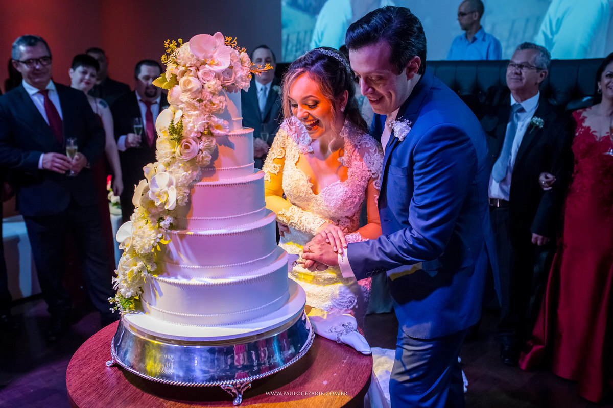 Casamento; noiva; noivo; São Paulo; ar livre; decoração; assessoria; núpcias; casório; cônjuge; esposo; rústico; 
padrinhos, madrinhas, roupas; fotógrafo; fotografia; wedding; vídeos, fotos; espaço; buffet; banda; 
fornecedores; vila verico; villa vérico;