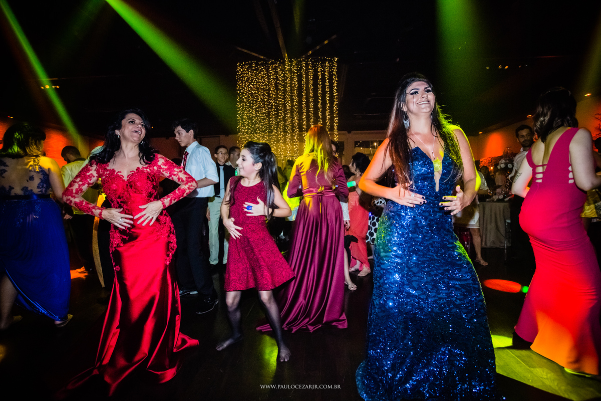 Casamento; noiva; noivo; São Paulo; ar livre; decoração; assessoria; núpcias; casório; cônjuge; esposo; rústico; 
padrinhos, madrinhas, roupas; fotógrafo; fotografia; wedding; vídeos, fotos; espaço; buffet; banda; 
fornecedores; vila verico; villa vérico;