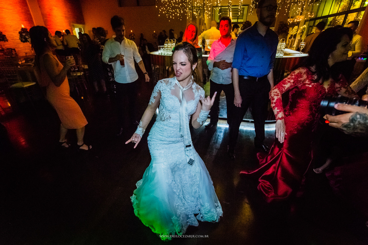 Casamento; noiva; noivo; São Paulo; ar livre; decoração; assessoria; núpcias; casório; cônjuge; esposo; rústico; 
padrinhos, madrinhas, roupas; fotógrafo; fotografia; wedding; vídeos, fotos; espaço; buffet; banda; 
fornecedores; vila verico; villa vérico;