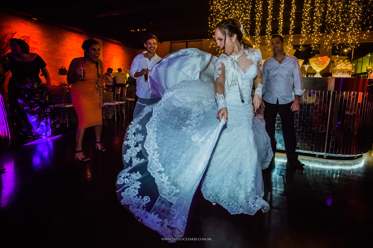 Casamento; noiva; noivo; São Paulo; ar livre; decoração; assessoria; núpcias; casório; cônjuge; esposo; rústico; 
padrinhos, madrinhas, roupas; fotógrafo; fotografia; wedding; vídeos, fotos; espaço; buffet; banda; 
fornecedores; vila verico; villa vérico;